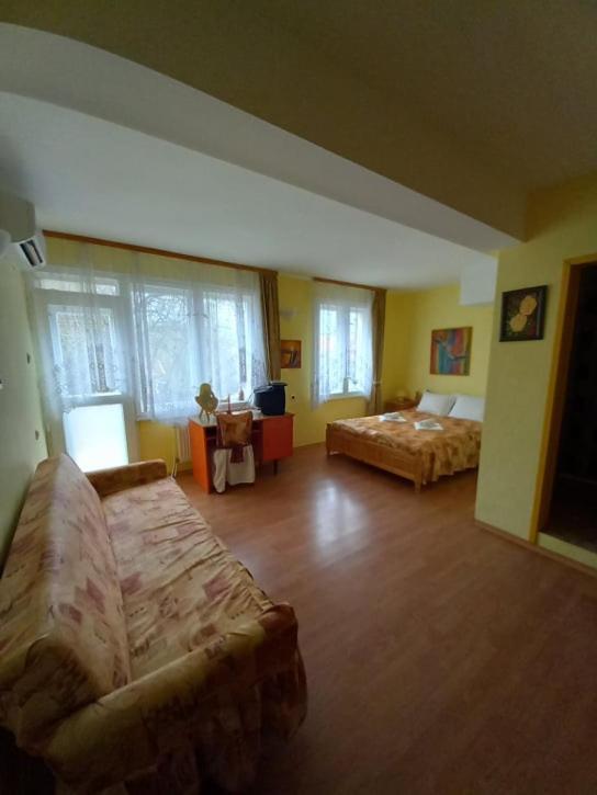 Hadjibulevata Guest House Kovachevtsi Dış mekan fotoğraf