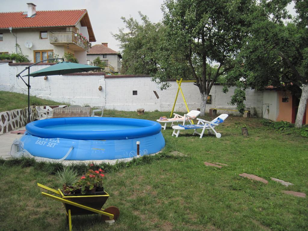 Hadjibulevata Guest House Kovachevtsi Dış mekan fotoğraf